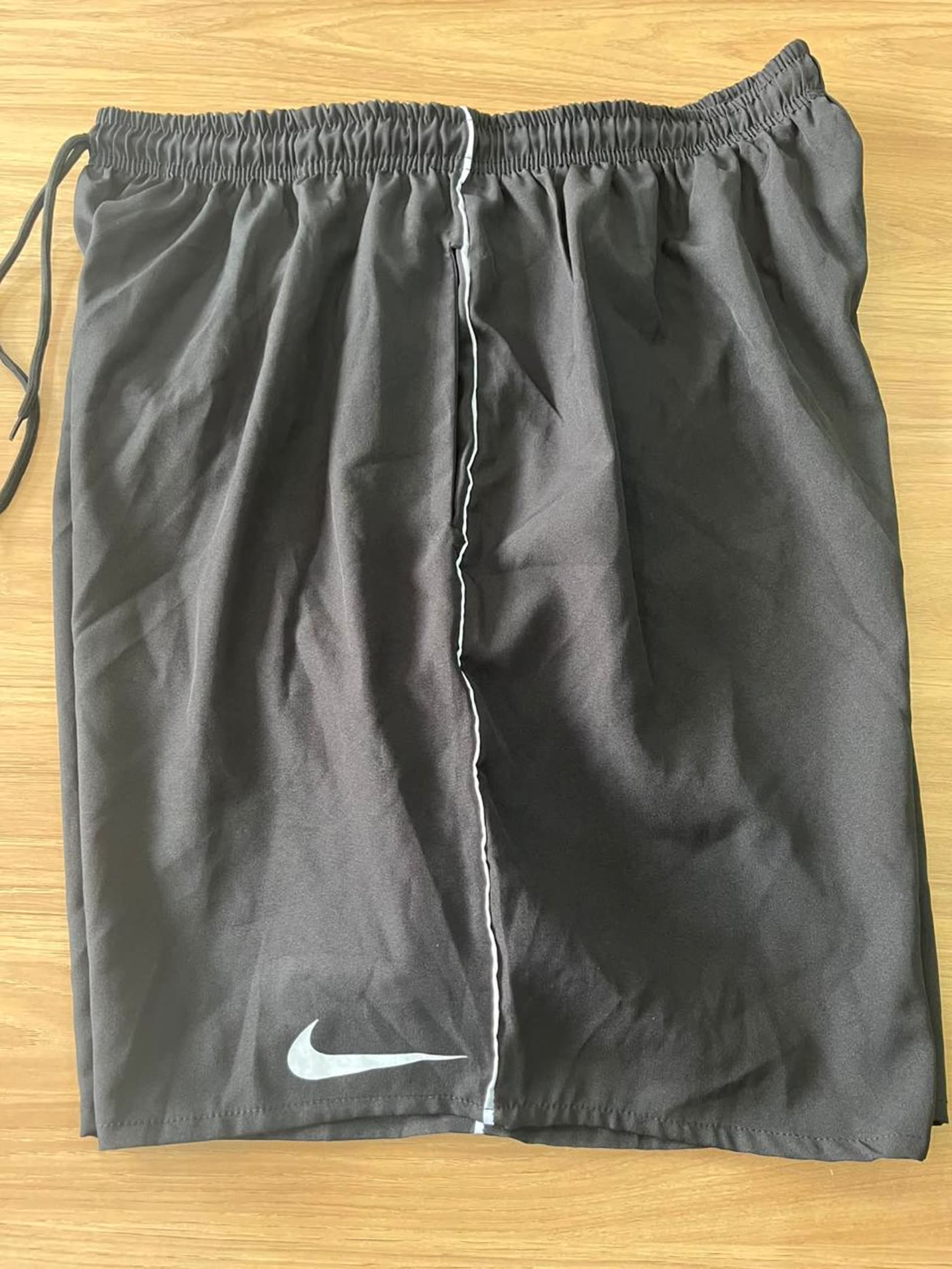 Bermuda casual com logo Hurley à venda na JN Multimarcas